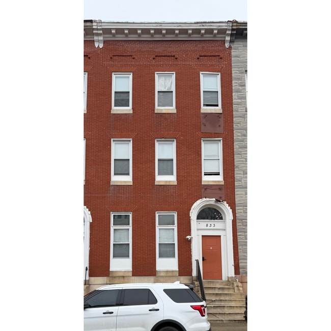 Building Photo - 833 N Fulton Ave Unit 1F Available W/Bath $900 1F