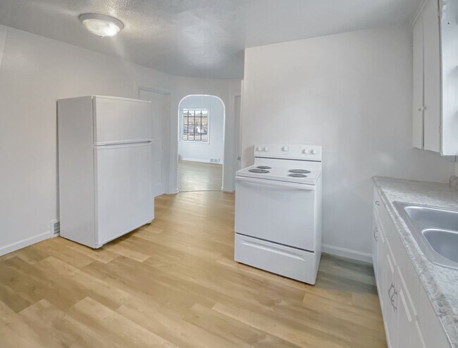 Photo - 01730 - Averill135-137 Unit 234 S Union