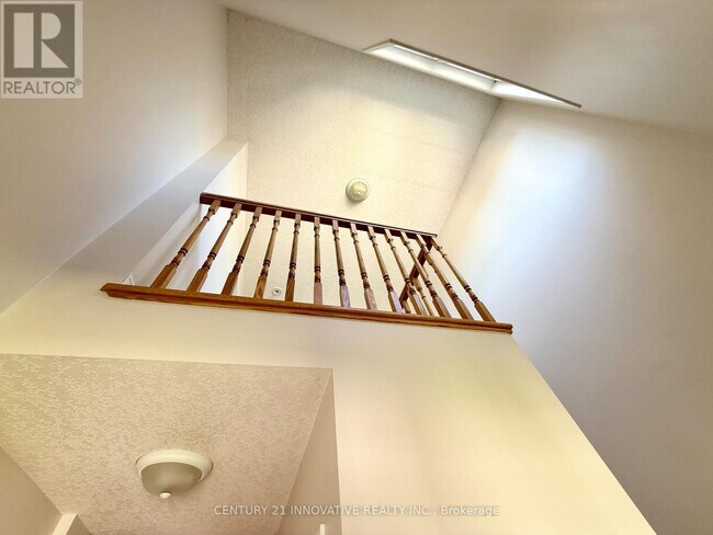 Photo - 913 Windflower Pl