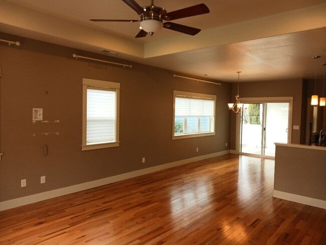 Photo - Charming 2 Bedroom, 2 Bathroom Cottage in Central Point