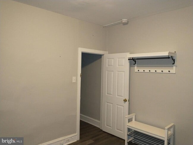 Building Photo - 6515 Germantown Ave Unit 2ND FLOOR