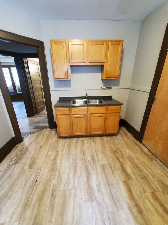 2544-2546 N 40th St. (Duplex) - 2544-2546 N 40th St. (Duplex) Apartamento Unidad 2544 (Lower)