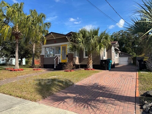 Photo - 931 Shine Ave