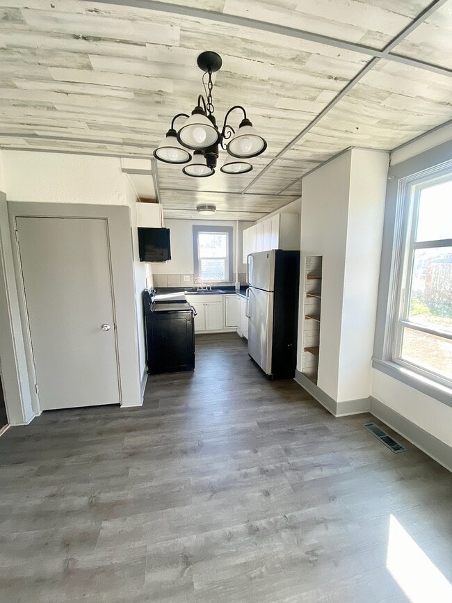 Cocina - 2502 E Hartson Ave Unidad 1