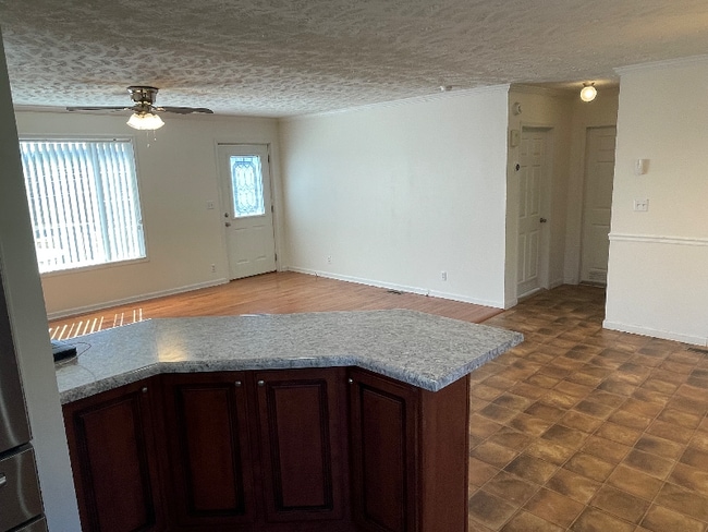 Photo - 150 W Dumplin Valley Rd