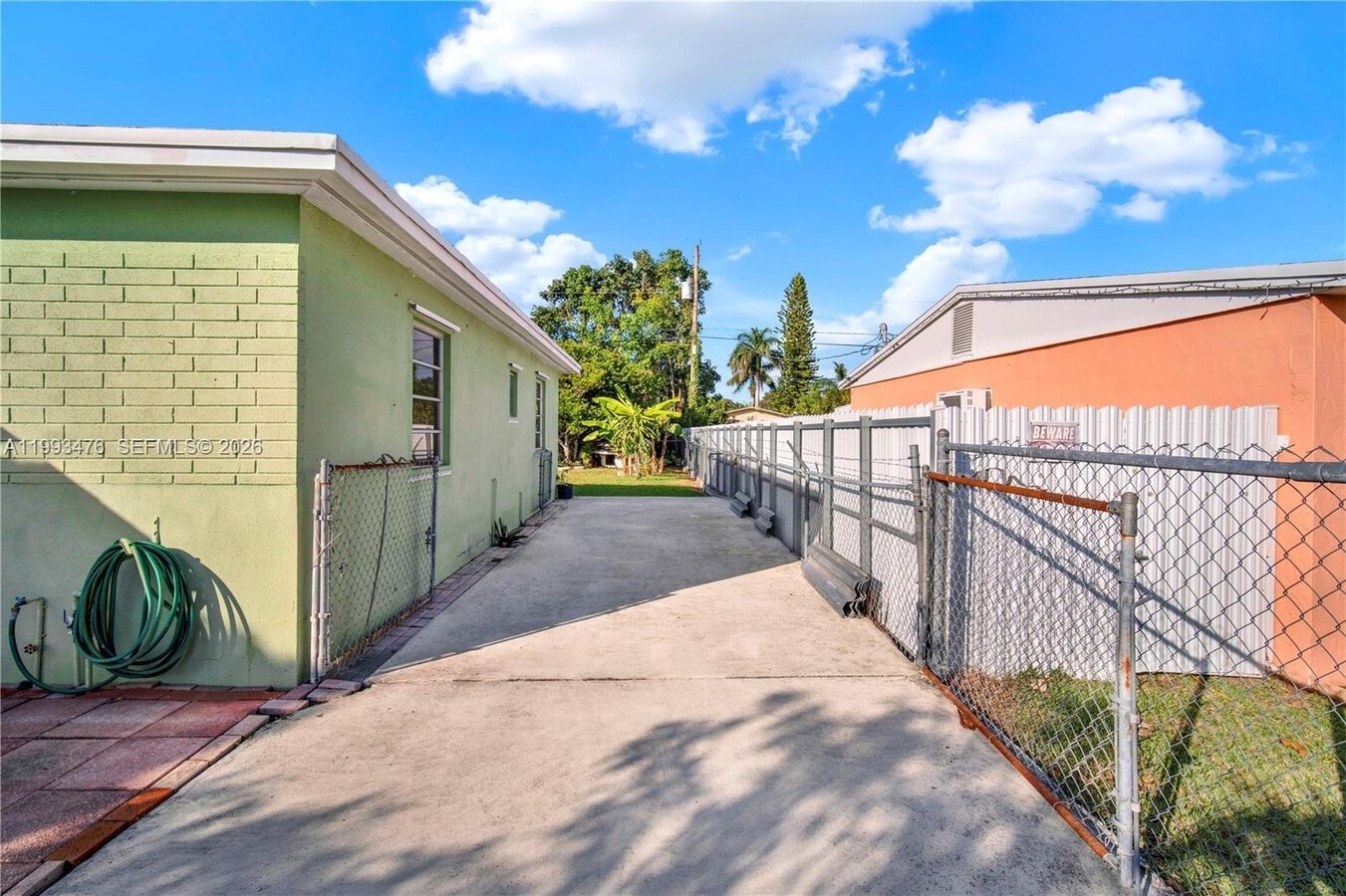 Photo - 860 SW 3rd St Unit 1