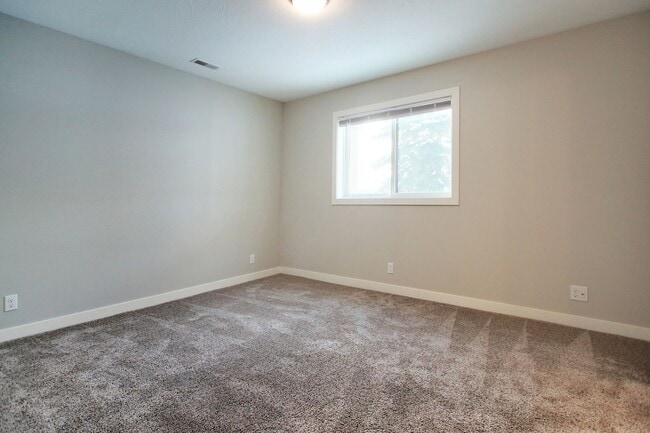 Photo - Spacious 2 Bed/2 Bath Condo in Prime Location Unit 300