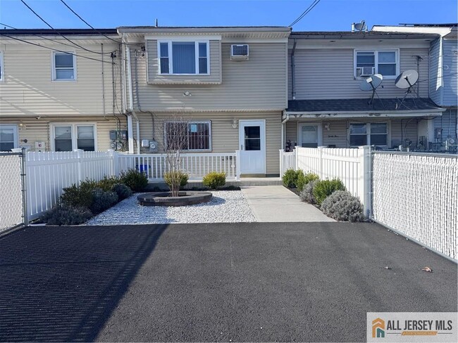 Photo - 33 Mercer St