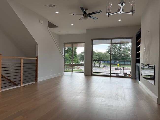 Photo - 2620 Valley View Ln