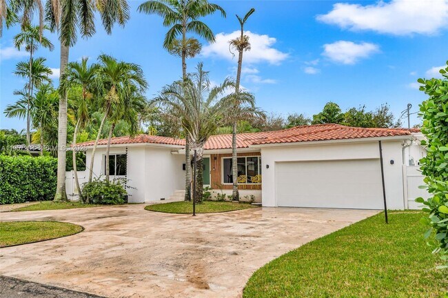 Photo - 1080 NE 104th St