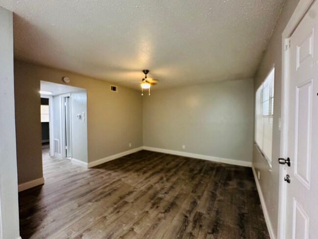 Photo - 618 93rd Ave N Unidad 8