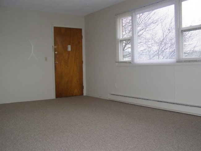 Building Photo - 11 Highview Dr Unit 92