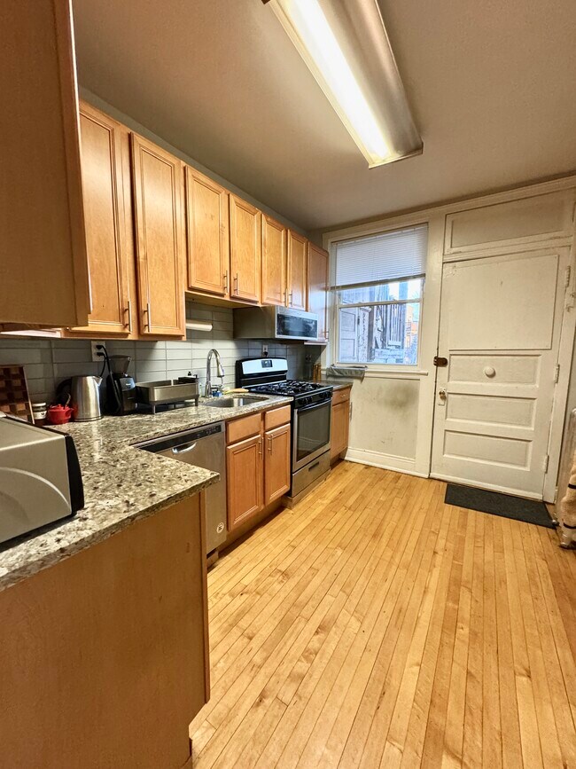 Photo - 1955 W Sunnyside Ave Unidad 2