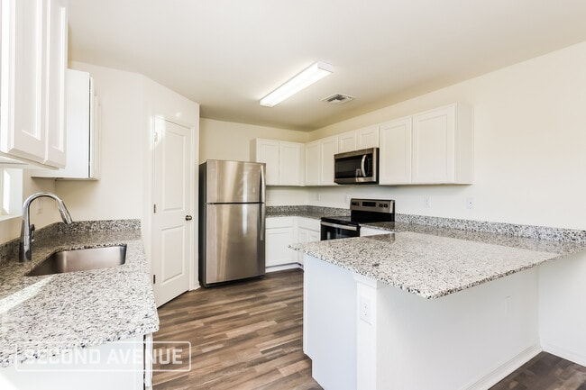 Photo - 3301 65th St W