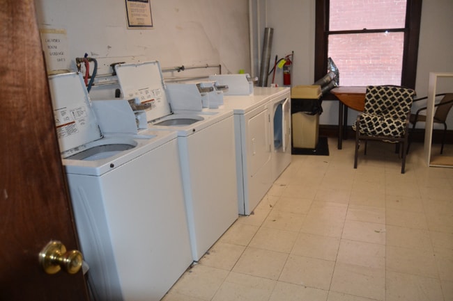 Photo - 160 Fayette St Unit Apt D