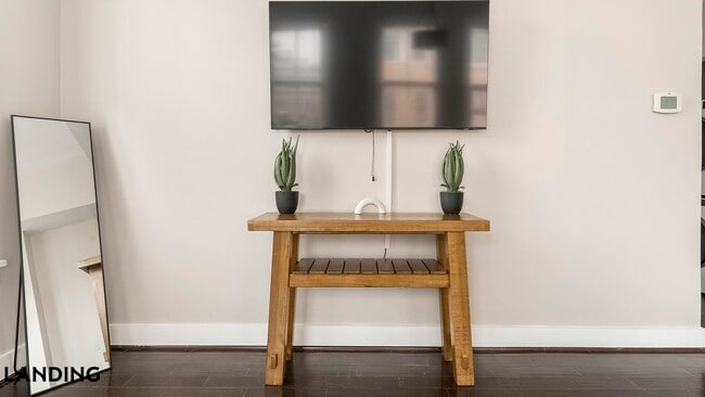 Photo - 617 W Lexington St Unit B3