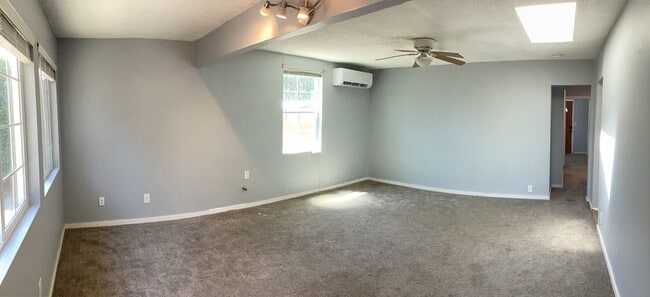 Photo - 14602 Portland Ave SW