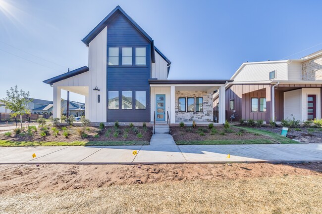 Building Photo - 3235 Home Ct