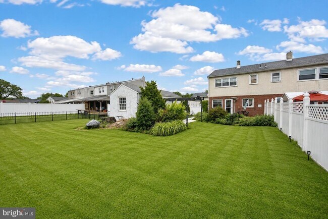 Photo - 728 Pennbrook Ave