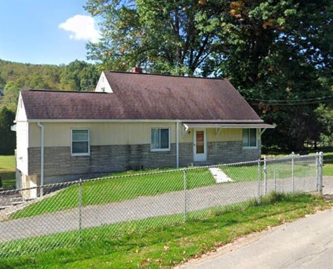 Photo - 302 South Dr