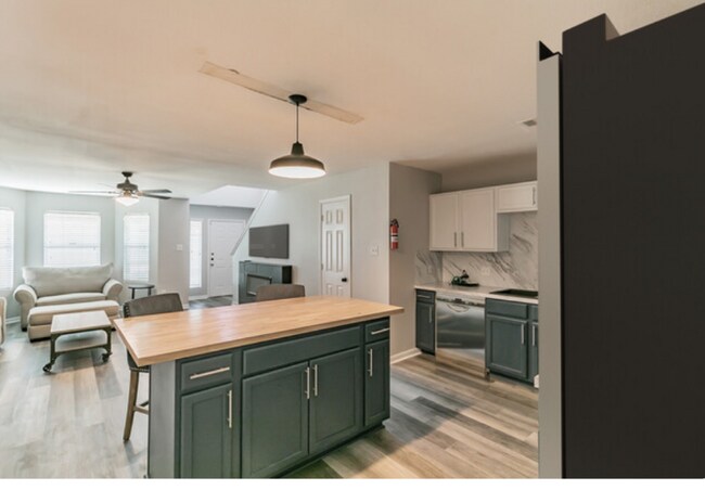 Photo - 23397 High Pt St