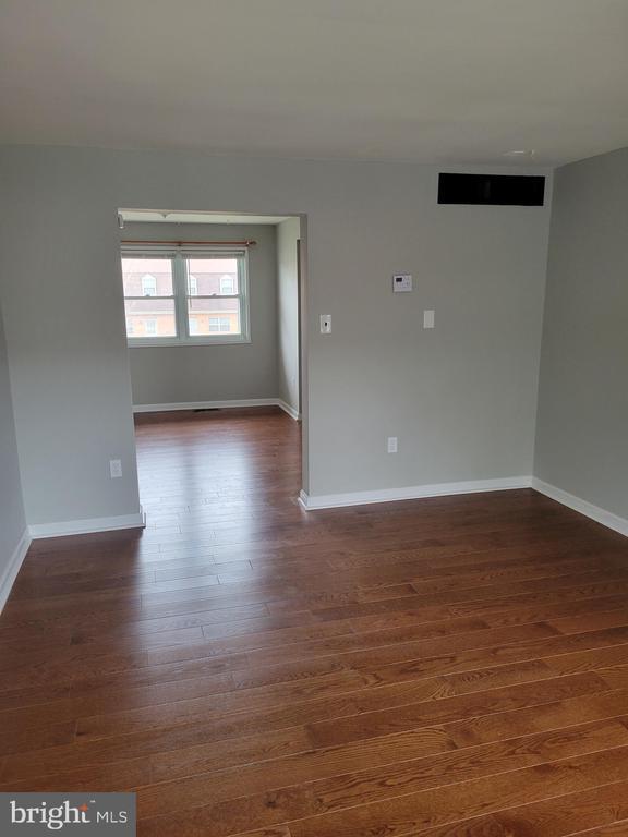 Building Photo - 630 Kingston Rd Rental