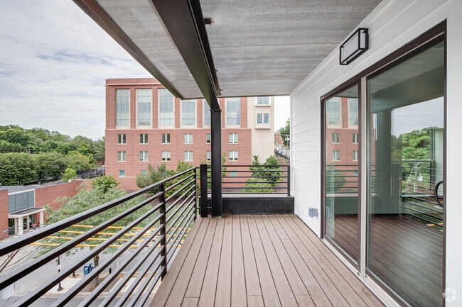 3BR, 2BA - 1,300SF