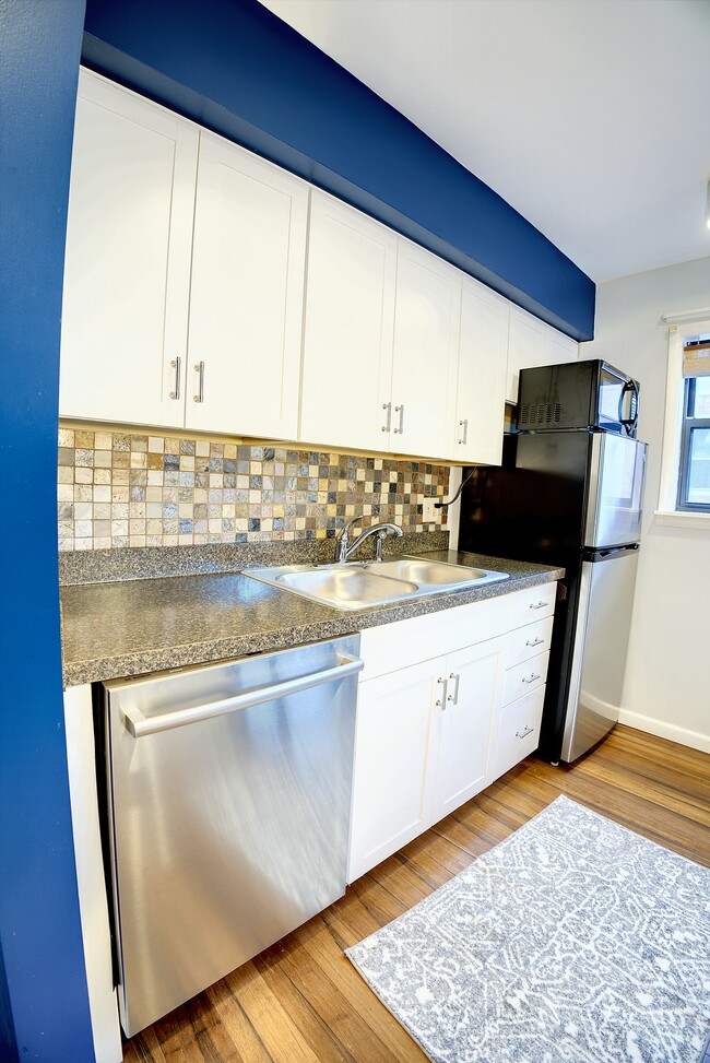 Photo - 2412 Grandview Ave