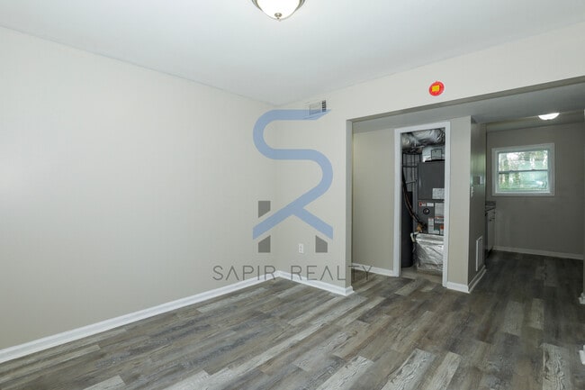 Photo - 166 Anderson Ave NW