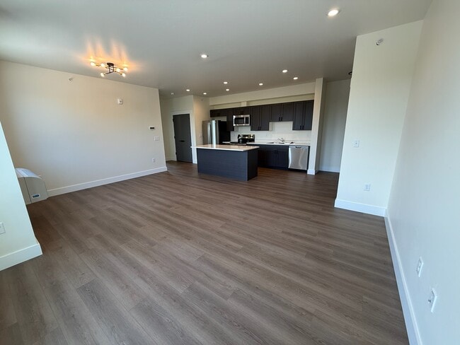 Building Photo - 49 Colorado Ave Unit 104