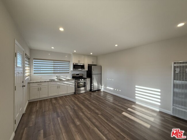 Photo - 2012 S Holt Ave Unit 2014