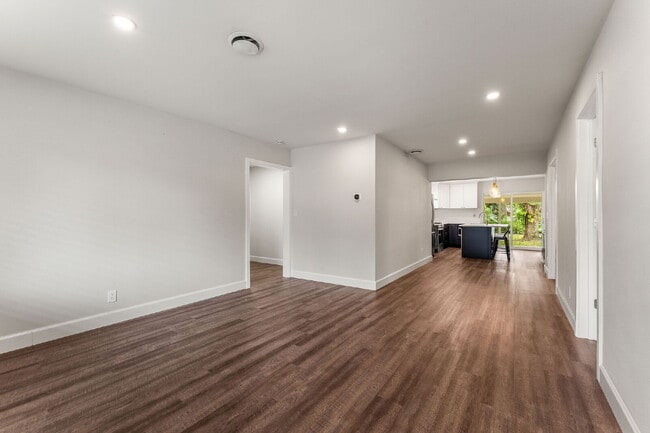 Photo - Charming 4-Bed with 2 Full Baths and Large Fenced-in Yard in the Heart of Clermont!