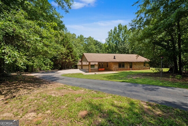 Photo - 241 Busbin Rd