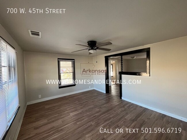 Photo - 700 W 45th St