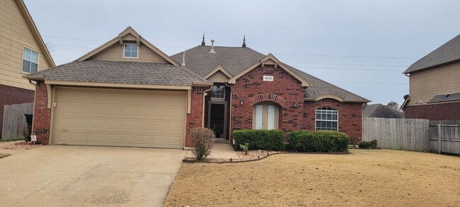 Photo - 1 Level Union School 3/2/2 w/ office and bonus room.
