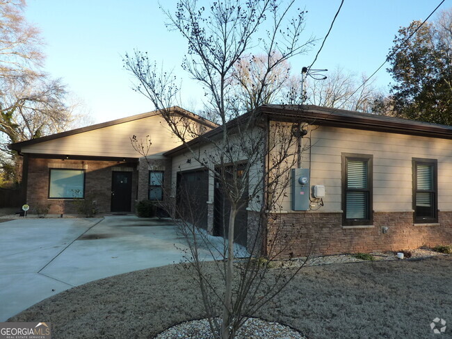 Building Photo - 231 Culver St S Rental