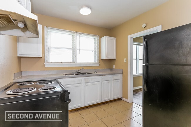 Photo - 7048 Alpine St