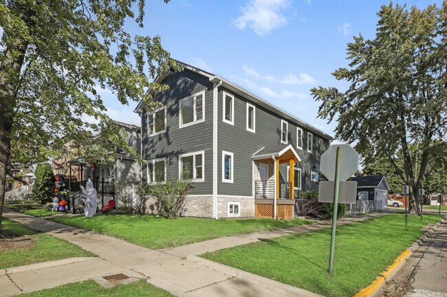 Photo - 2201 N 74th Ct