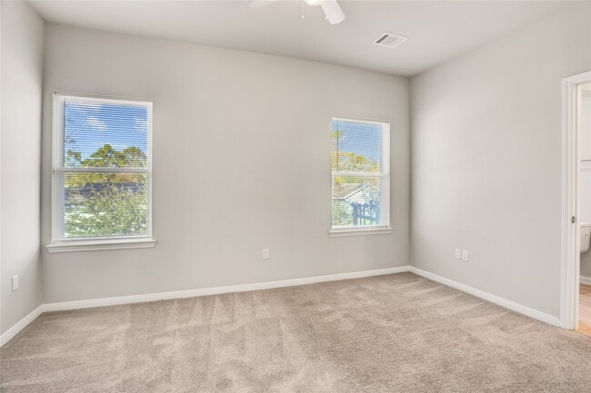 Photo - 1045 Marcolin St
