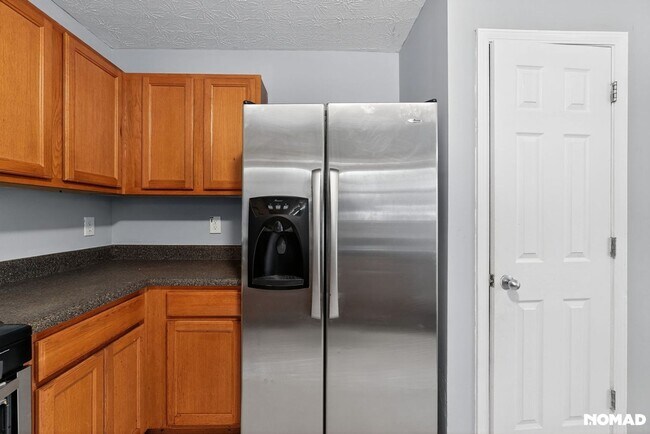 Photo - 9465 Lakeview Rd