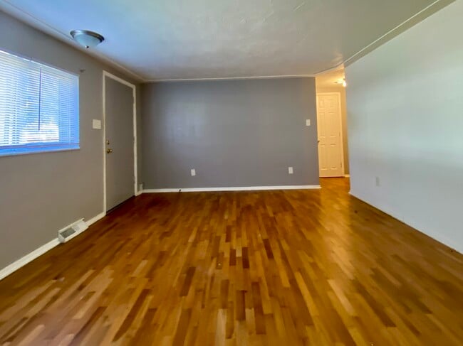 Photo - 6202 Warren Dr