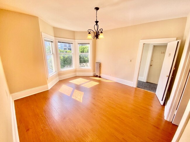 Building Photo - 1720 Pacific Ave Unit 19