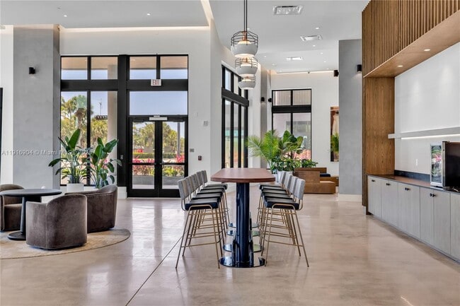 Photo - 3801 N Dixie Hwy Unit 115