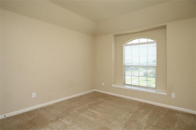 Photo - 8902 Finnery Dr