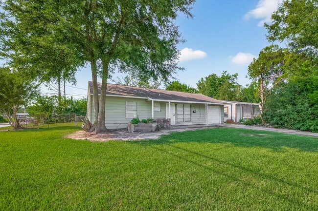 Building Photo - 5534 Thrush Dr Rental