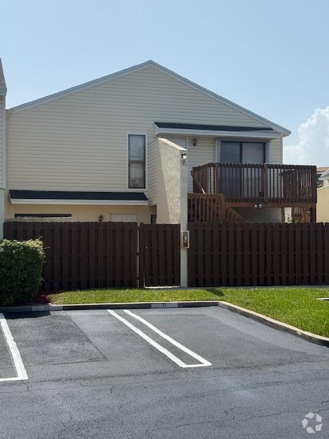 Building Photo - 641 Executive Center Dr Unit P104 Rental