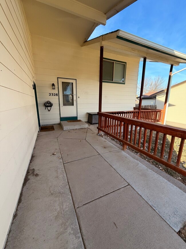 Photo - 2328 Apache St