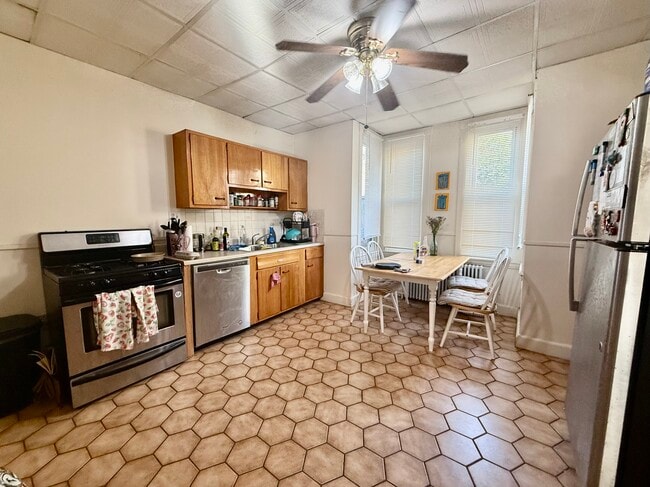 Building Photo - 29 Capen St Unit 1 Rental