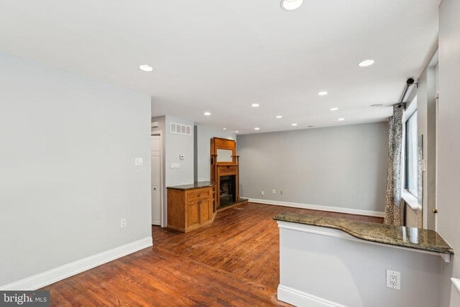 Photo - 2028 Arch St
