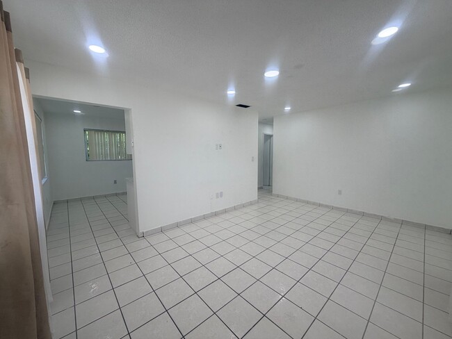 3821 SW 89th Ct Unit Front